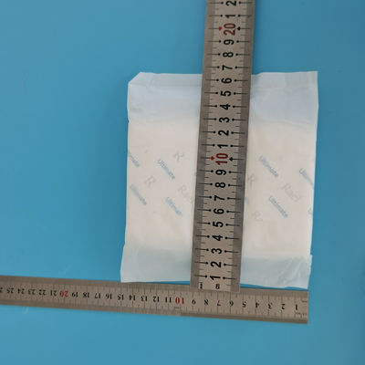 병원에 있는 산모용 패드는 신선하고 깨끗하게 느껴지도록 합니다.